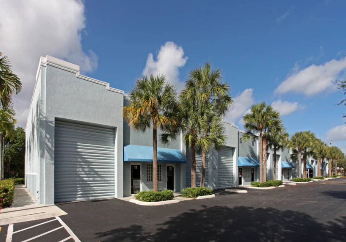 FOR LEASE: 6761 W Sunrise Blvd, UNIT 15