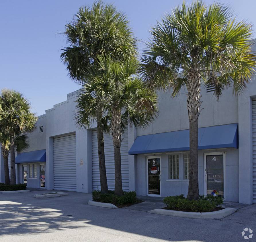 FOR LEASE: 6761 W Sunrise Blvd, UNIT 15